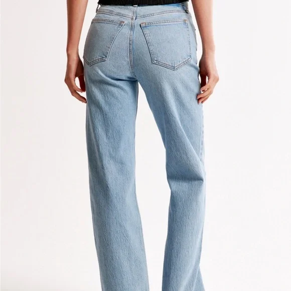 High Rise 90s Relaxed Jean - Picture 2 of 7